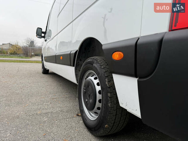 Белый Рено Мастер, объемом двигателя 2.3 л и пробегом 195 тыс. км за 22100 $, фото 24 на Automoto.ua