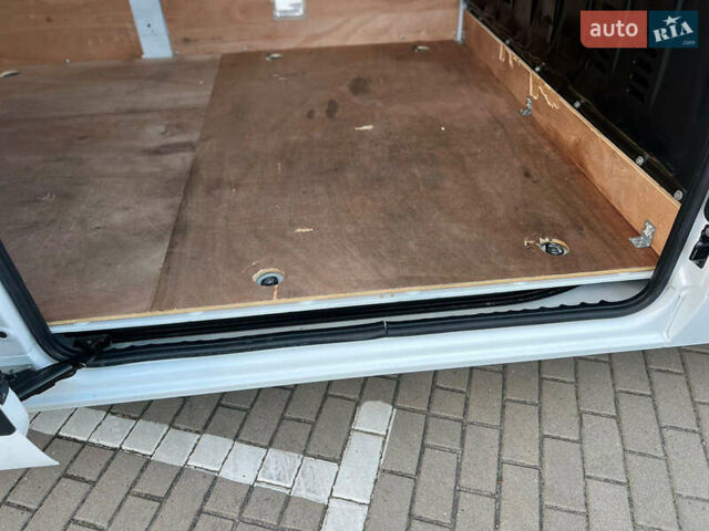 Білий Рено Мастєр, об'ємом двигуна 0 л та пробігом 279 тис. км за 21500 $, фото 44 на Automoto.ua