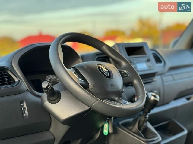 Белый Рено Мастер, объемом двигателя 2.3 л и пробегом 148 тыс. км за 21200 $, фото 95 на Automoto.ua