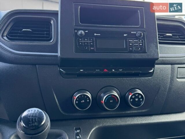 Білий Рено Мастєр, об'ємом двигуна 2.3 л та пробігом 162 тис. км за 24800 $, фото 43 на Automoto.ua