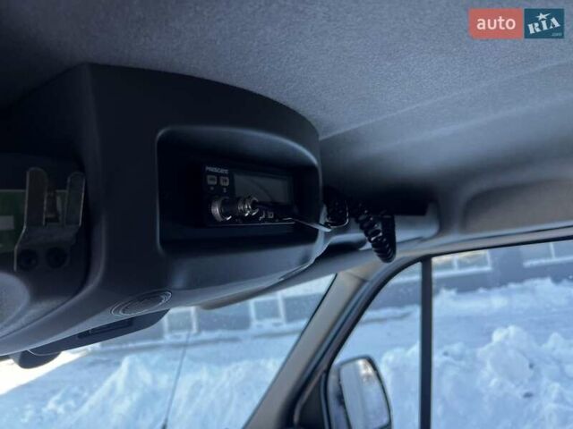 Белый Рено Мастер, объемом двигателя 2.3 л и пробегом 293 тыс. км за 21999 $, фото 24 на Automoto.ua