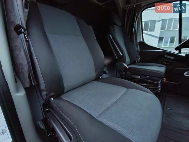 Белый Рено Мастер, объемом двигателя 2.3 л и пробегом 288 тыс. км за 21999 $, фото 34 на Automoto.ua