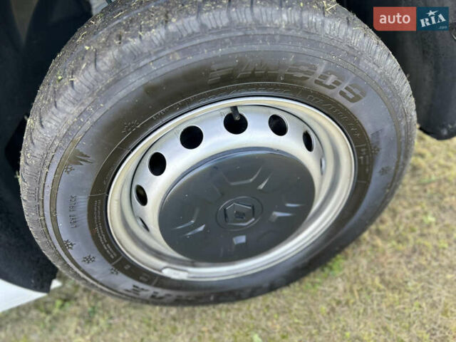 Білий Рено Мастєр, об'ємом двигуна 2.3 л та пробігом 108 тис. км за 21400 $, фото 25 на Automoto.ua