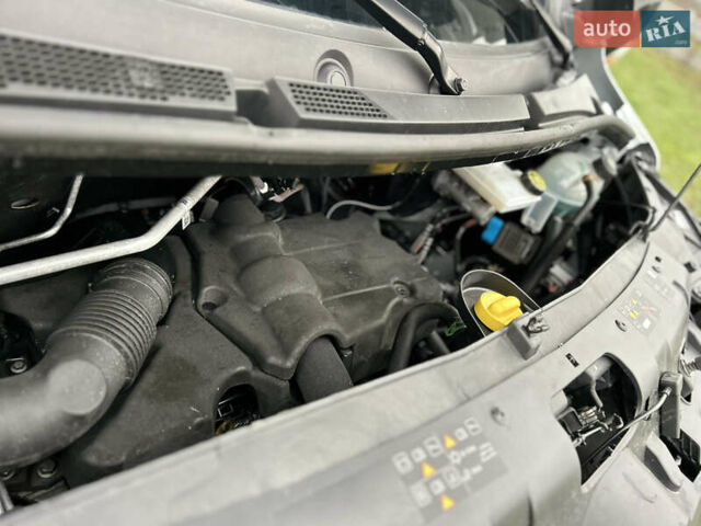 Білий Рено Мастєр, об'ємом двигуна 2.3 л та пробігом 105 тис. км за 21400 $, фото 48 на Automoto.ua