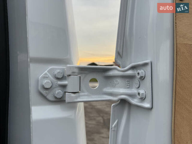 Білий Рено Мастєр, об'ємом двигуна 0 л та пробігом 203 тис. км за 21500 $, фото 31 на Automoto.ua