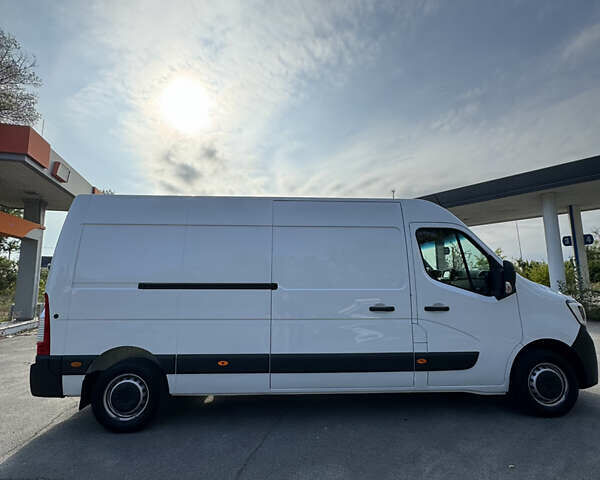 Белый Рено Мастер, объемом двигателя 2.3 л и пробегом 65 тыс. км за 31470 $, фото 2 на Automoto.ua