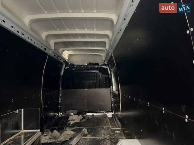 Белый Рено Мастер, объемом двигателя 2.3 л и пробегом 34 тыс. км за 17500 $, фото 2 на Automoto.ua