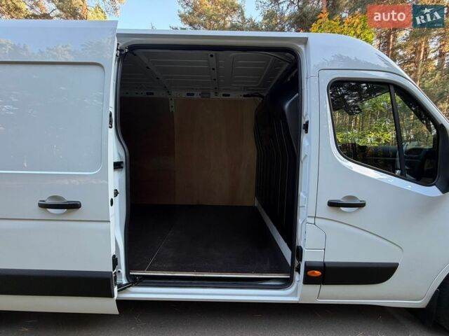Белый Рено Мастер, объемом двигателя 2.3 л и пробегом 114 тыс. км за 22800 $, фото 46 на Automoto.ua
