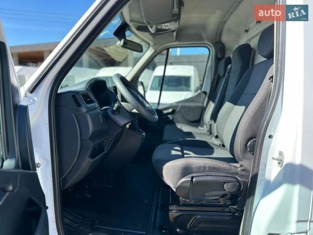 Білий Рено Мастєр, об'ємом двигуна 2.3 л та пробігом 220 тис. км за 23450 $, фото 48 на Automoto.ua