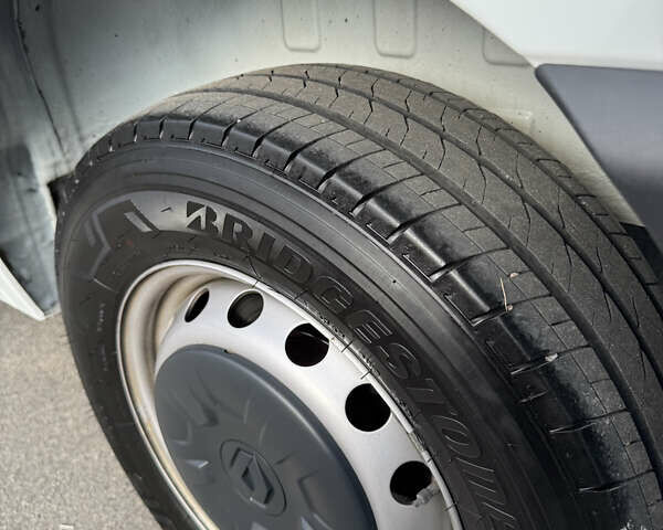 Белый Рено Мастер, объемом двигателя 2.3 л и пробегом 65 тыс. км за 31470 $, фото 18 на Automoto.ua