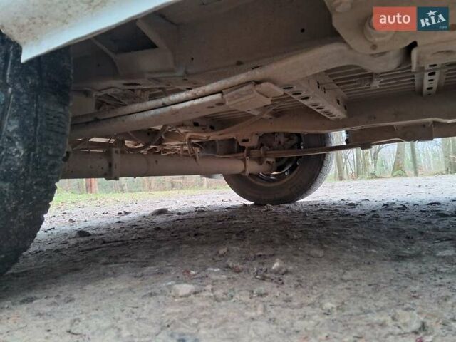 Білий Рено Мастєр, об'ємом двигуна 2.2 л та пробігом 300 тис. км за 3999 $, фото 6 на Automoto.ua