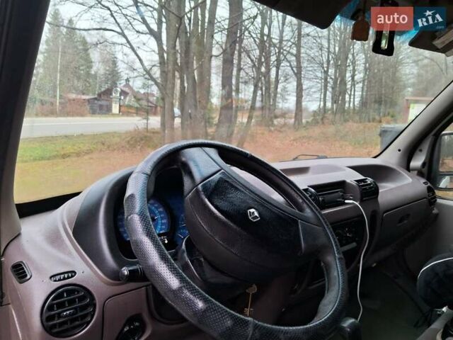 Білий Рено Мастєр, об'ємом двигуна 2.2 л та пробігом 300 тис. км за 3999 $, фото 11 на Automoto.ua