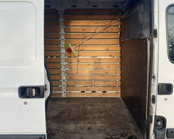 Білий Рено Мастєр, об'ємом двигуна 2.5 л та пробігом 455 тис. км за 8500 $, фото 22 на Automoto.ua