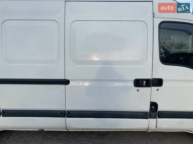 Білий Рено Мастєр, об'ємом двигуна 2.5 л та пробігом 455 тис. км за 8500 $, фото 3 на Automoto.ua