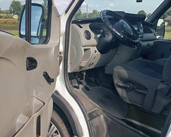 Білий Рено Мастєр, об'ємом двигуна 2.5 л та пробігом 580 тис. км за 8400 $, фото 2 на Automoto.ua