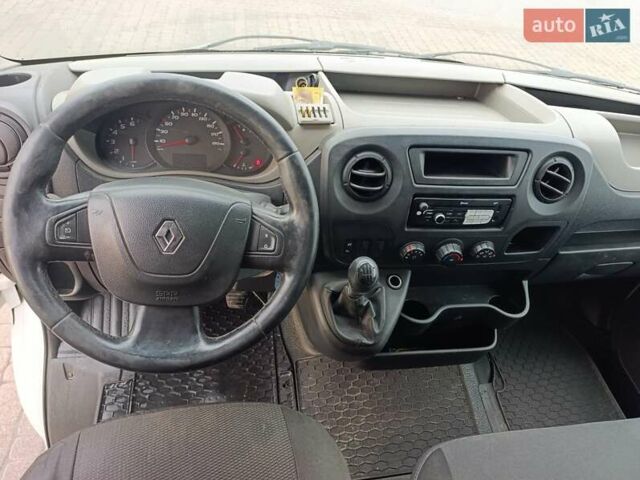 Белый Рено Мастер, объемом двигателя 2.3 л и пробегом 427 тыс. км за 9000 $, фото 8 на Automoto.ua
