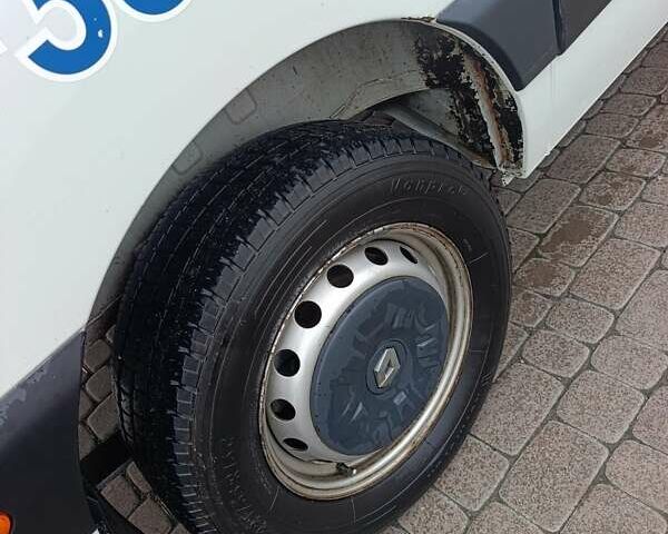 Белый Рено Мастер, объемом двигателя 2.3 л и пробегом 427 тыс. км за 9000 $, фото 16 на Automoto.ua