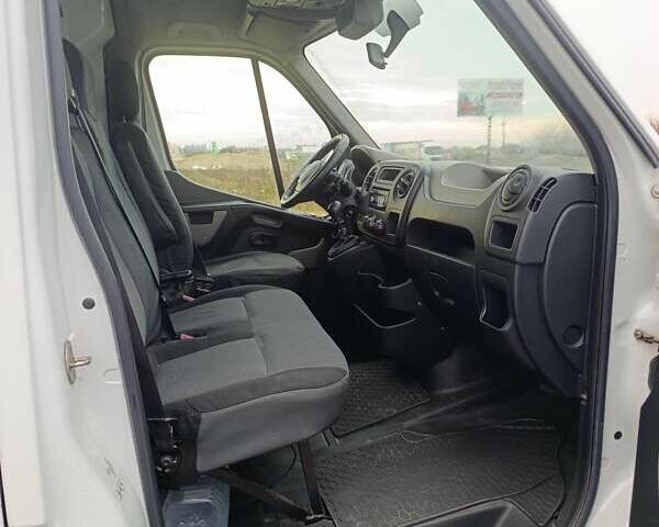 Белый Рено Мастер, объемом двигателя 2.3 л и пробегом 427 тыс. км за 9000 $, фото 14 на Automoto.ua