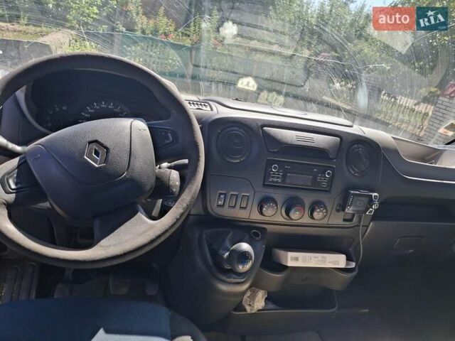 Белый Рено Мастер, объемом двигателя 2.3 л и пробегом 600 тыс. км за 10000 $, фото 4 на Automoto.ua