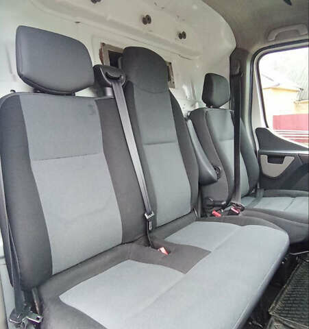 Белый Рено Мастер, объемом двигателя 2.3 л и пробегом 255 тыс. км за 12100 $, фото 7 на Automoto.ua