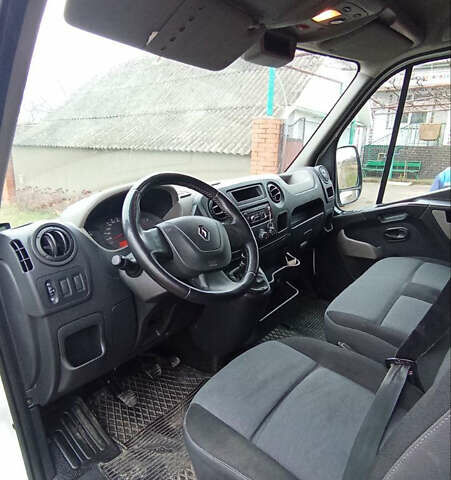 Белый Рено Мастер, объемом двигателя 2.3 л и пробегом 255 тыс. км за 12100 $, фото 5 на Automoto.ua