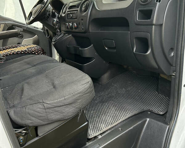 Білий Рено Мастєр, об'ємом двигуна 2.3 л та пробігом 322 тис. км за 14250 $, фото 5 на Automoto.ua