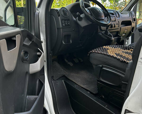 Білий Рено Мастєр, об'ємом двигуна 2.3 л та пробігом 322 тис. км за 14250 $, фото 4 на Automoto.ua
