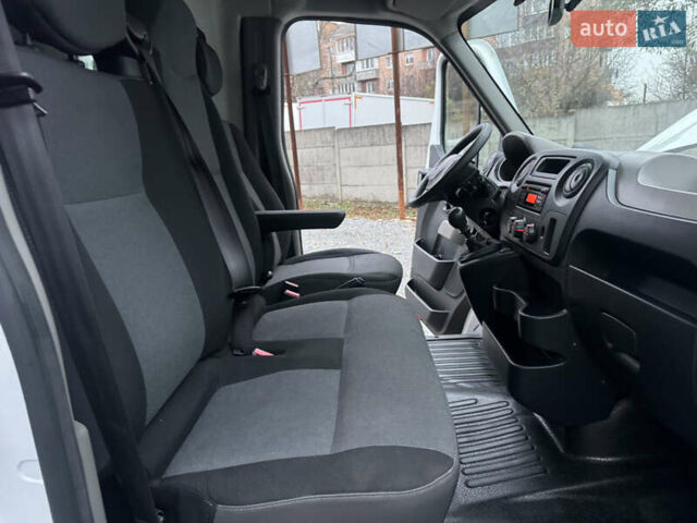 Белый Рено Мастер, объемом двигателя 2.3 л и пробегом 265 тыс. км за 22900 $, фото 42 на Automoto.ua