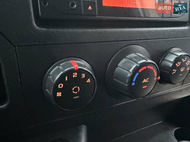 Белый Рено Мастер, объемом двигателя 2.3 л и пробегом 255 тыс. км за 20900 $, фото 25 на Automoto.ua