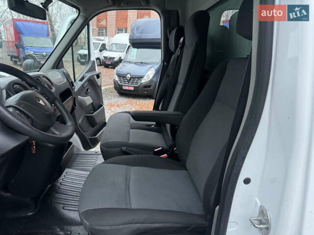 Белый Рено Мастер, объемом двигателя 2.3 л и пробегом 265 тыс. км за 22900 $, фото 33 на Automoto.ua