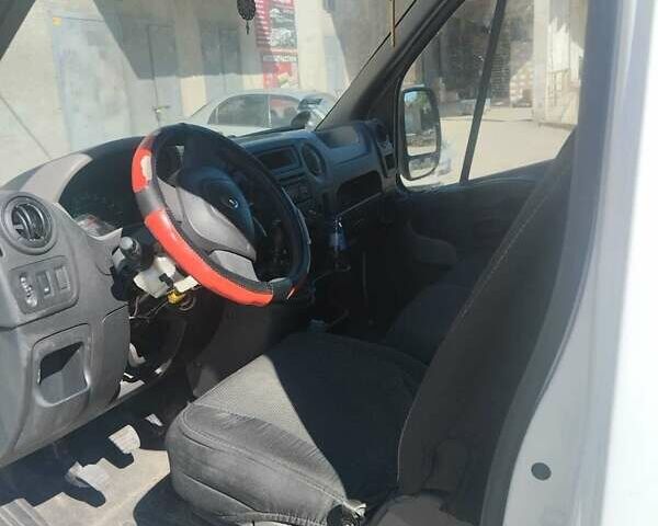 Белый Рено Мастер, объемом двигателя 2.3 л и пробегом 616 тыс. км за 14250 $, фото 5 на Automoto.ua