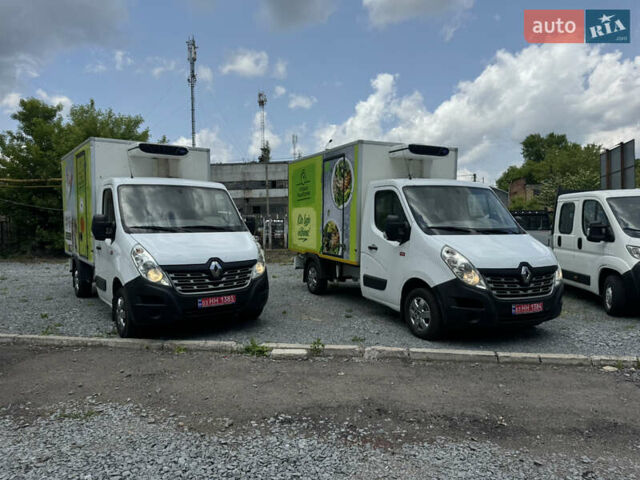 Белый Рено Мастер, объемом двигателя 2.3 л и пробегом 275 тыс. км за 18900 $, фото 1 на Automoto.ua