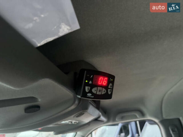 Белый Рено Мастер, объемом двигателя 2.3 л и пробегом 255 тыс. км за 20900 $, фото 24 на Automoto.ua