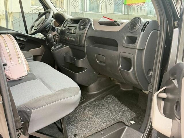 Білий Рено Мастєр, об'ємом двигуна 2.3 л та пробігом 130 тис. км за 13400 $, фото 1 на Automoto.ua