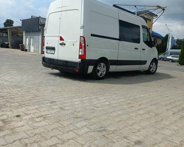 Белый Рено Мастер, объемом двигателя 2.3 л и пробегом 182 тыс. км за 13700 $, фото 1 на Automoto.ua