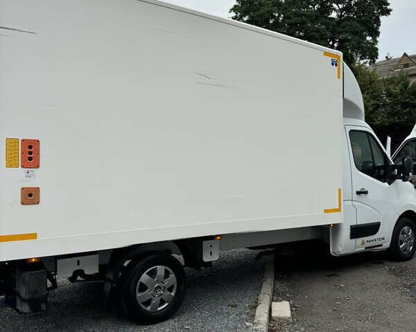 Белый Рено Мастер, объемом двигателя 2.3 л и пробегом 215 тыс. км за 17500 $, фото 6 на Automoto.ua
