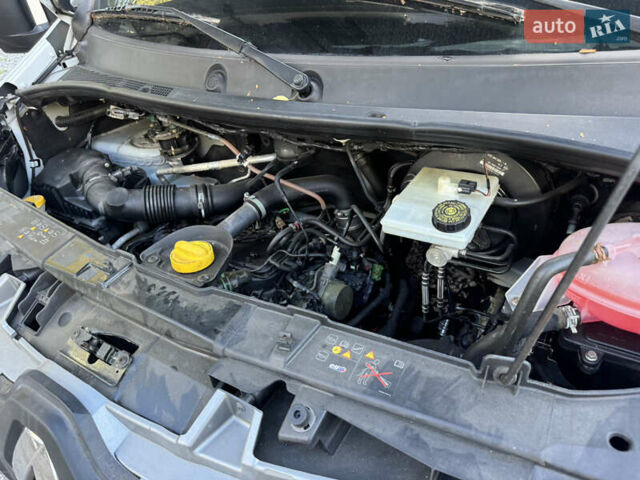 Рено Мастер 2018 в Ровно на Automoto.ua Белый Рено Мастер, объемом двигателя 2.3 л и пробегом 215 тыс. км за 17950 $, фото 36 на Automoto.ua