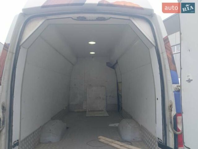 Білий Рено Мастєр, об'ємом двигуна 2.3 л та пробігом 300 тис. км за 17700 $, фото 2 на Automoto.ua