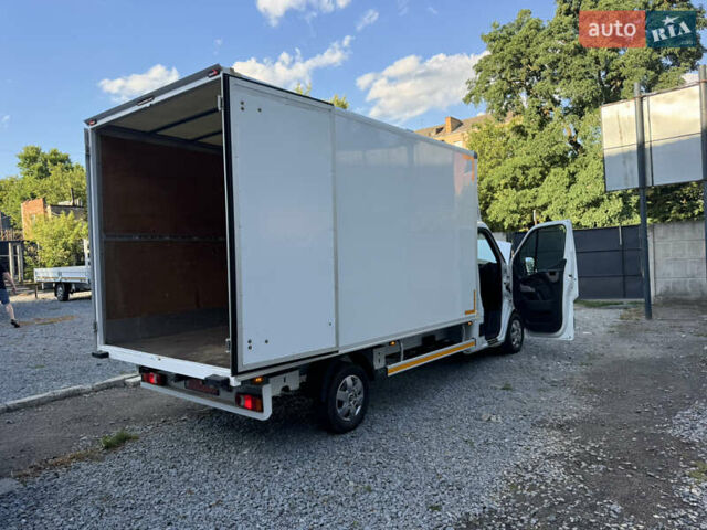 Білий Рено Мастєр, об'ємом двигуна 2.3 л та пробігом 215 тис. км за 17950 $, фото 29 на Automoto.ua