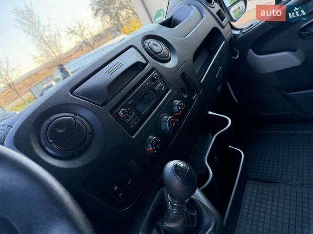 Білий Рено Мастєр, об'ємом двигуна 2.3 л та пробігом 270 тис. км за 19900 $, фото 12 на Automoto.ua