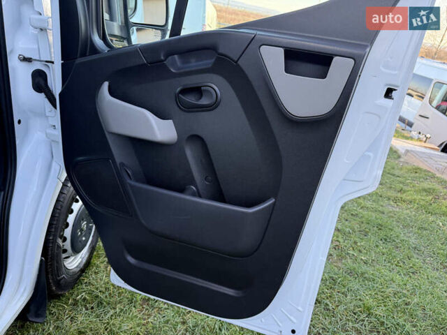 Білий Рено Мастєр, об'ємом двигуна 2.3 л та пробігом 270 тис. км за 19900 $, фото 16 на Automoto.ua