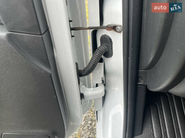 Білий Рено Мастєр, об'ємом двигуна 2.3 л та пробігом 296 тис. км за 14600 $, фото 40 на Automoto.ua