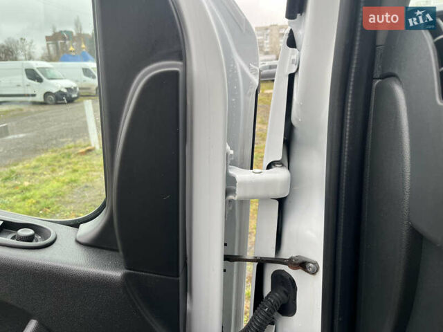 Білий Рено Мастєр, об'ємом двигуна 2.3 л та пробігом 296 тис. км за 14600 $, фото 41 на Automoto.ua