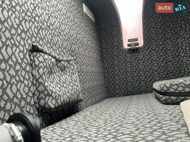 Білий Рено Мастєр, об'ємом двигуна 2.3 л та пробігом 296 тис. км за 14600 $, фото 32 на Automoto.ua