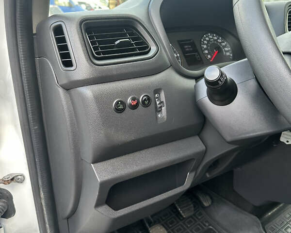 Білий Рено Мастєр, об'ємом двигуна 2.3 л та пробігом 334 тис. км за 22500 $, фото 42 на Automoto.ua