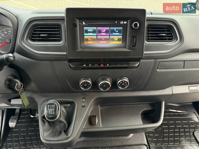 Белый Рено Мастер, объемом двигателя 2.3 л и пробегом 208 тыс. км за 20949 $, фото 32 на Automoto.ua