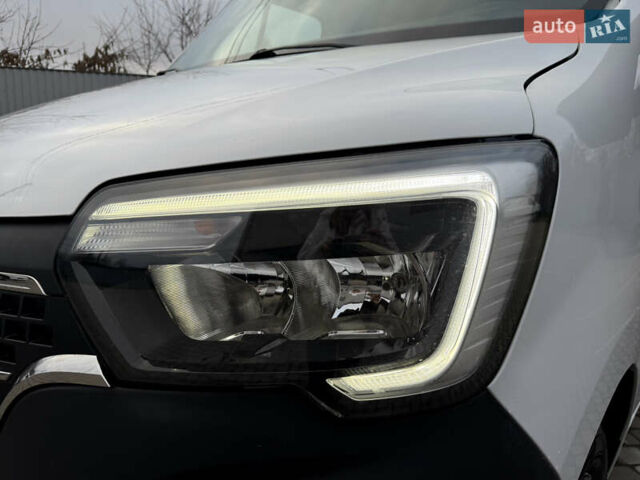 Белый Рено Мастер, объемом двигателя 2.3 л и пробегом 208 тыс. км за 20949 $, фото 14 на Automoto.ua