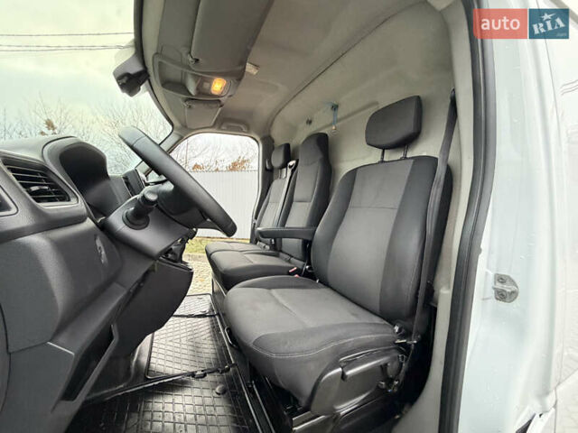 Белый Рено Мастер, объемом двигателя 2.3 л и пробегом 208 тыс. км за 20949 $, фото 22 на Automoto.ua