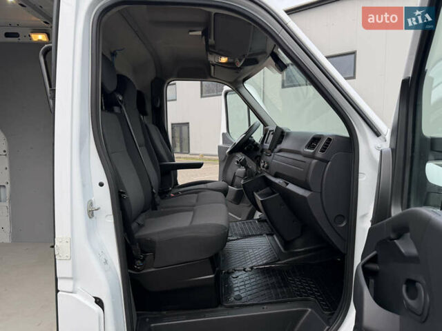 Белый Рено Мастер, объемом двигателя 2.3 л и пробегом 208 тыс. км за 18950 $, фото 20 на Automoto.ua