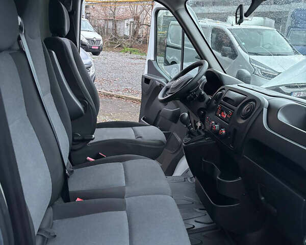 Белый Рено Мастер, объемом двигателя 2.3 л и пробегом 215 тыс. км за 19900 $, фото 11 на Automoto.ua